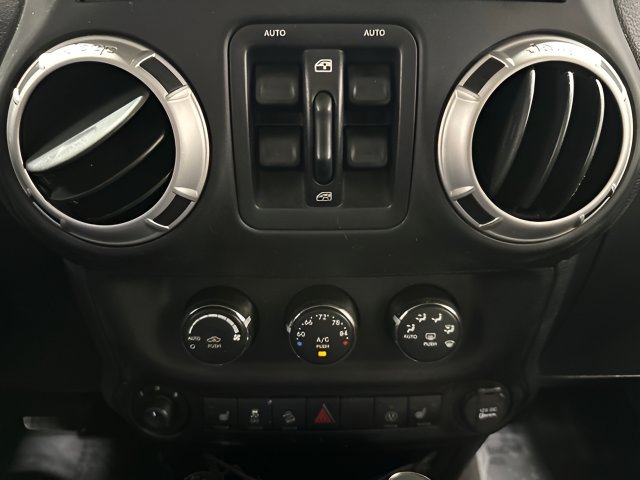 Used 2013 Jeep Wrangler Unlimited Sahara w/ Dual Top Group AWD/4WD image 20