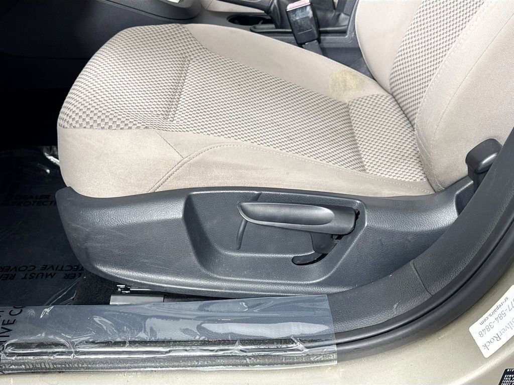 Used 2014 Volkswagen Jetta S image 18