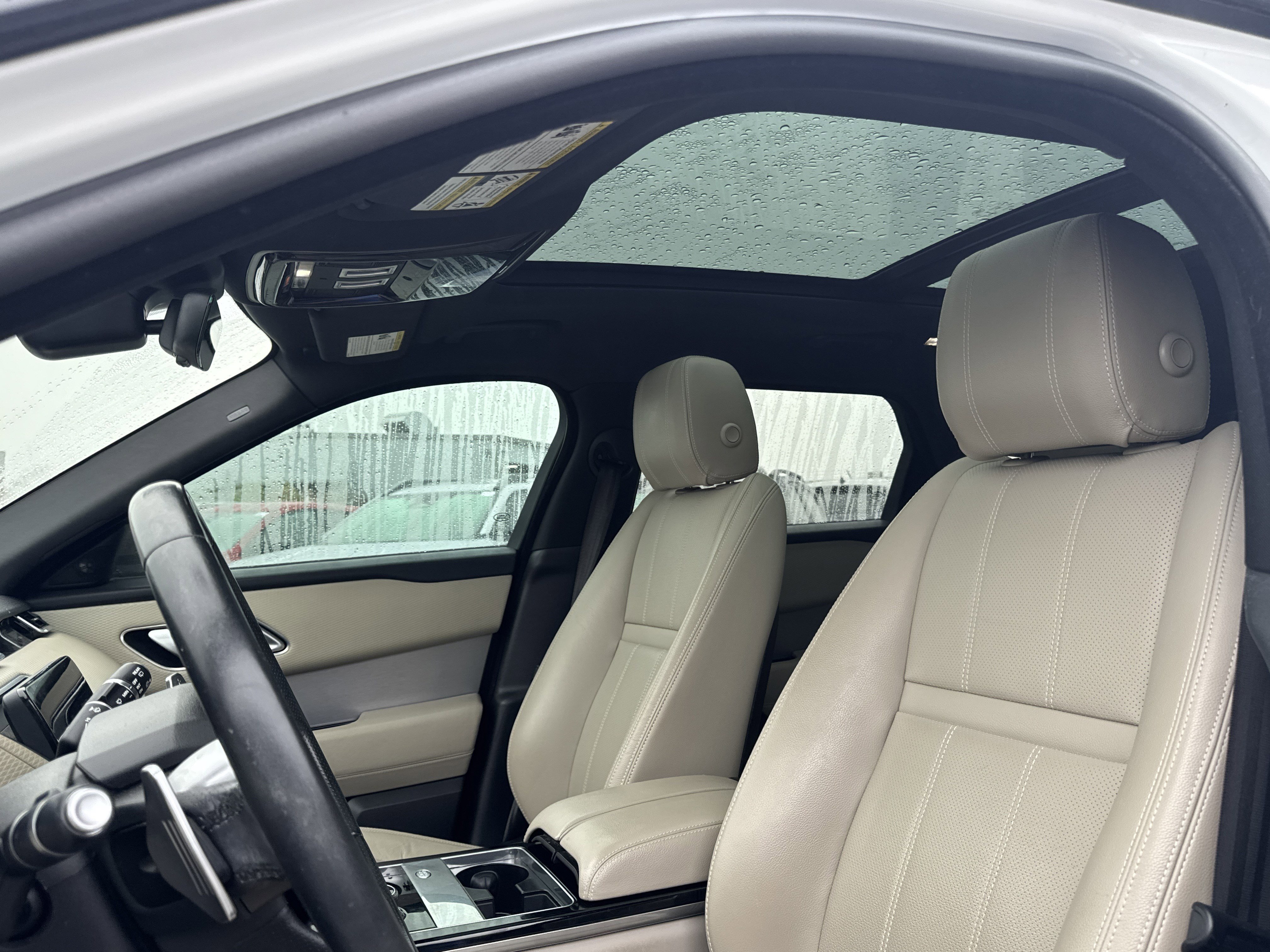 Used 2020 Land Rover Range Rover Velar R-Dynamic S image 24