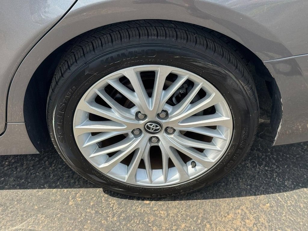 Used 2019 Toyota Camry XLE FWD image 10