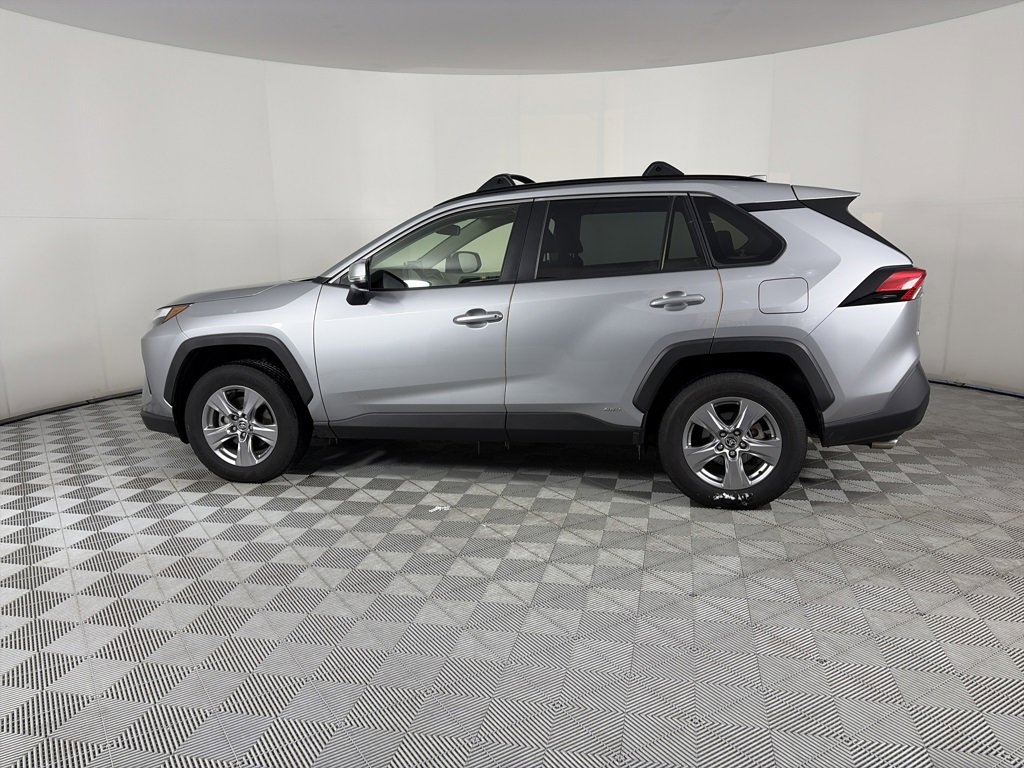 Used 2022 Toyota RAV4 XLE image 4