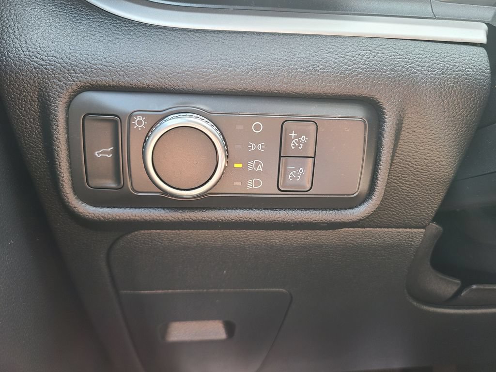 Used 2022 Ford Explorer XLT AWD/4WD image 29
