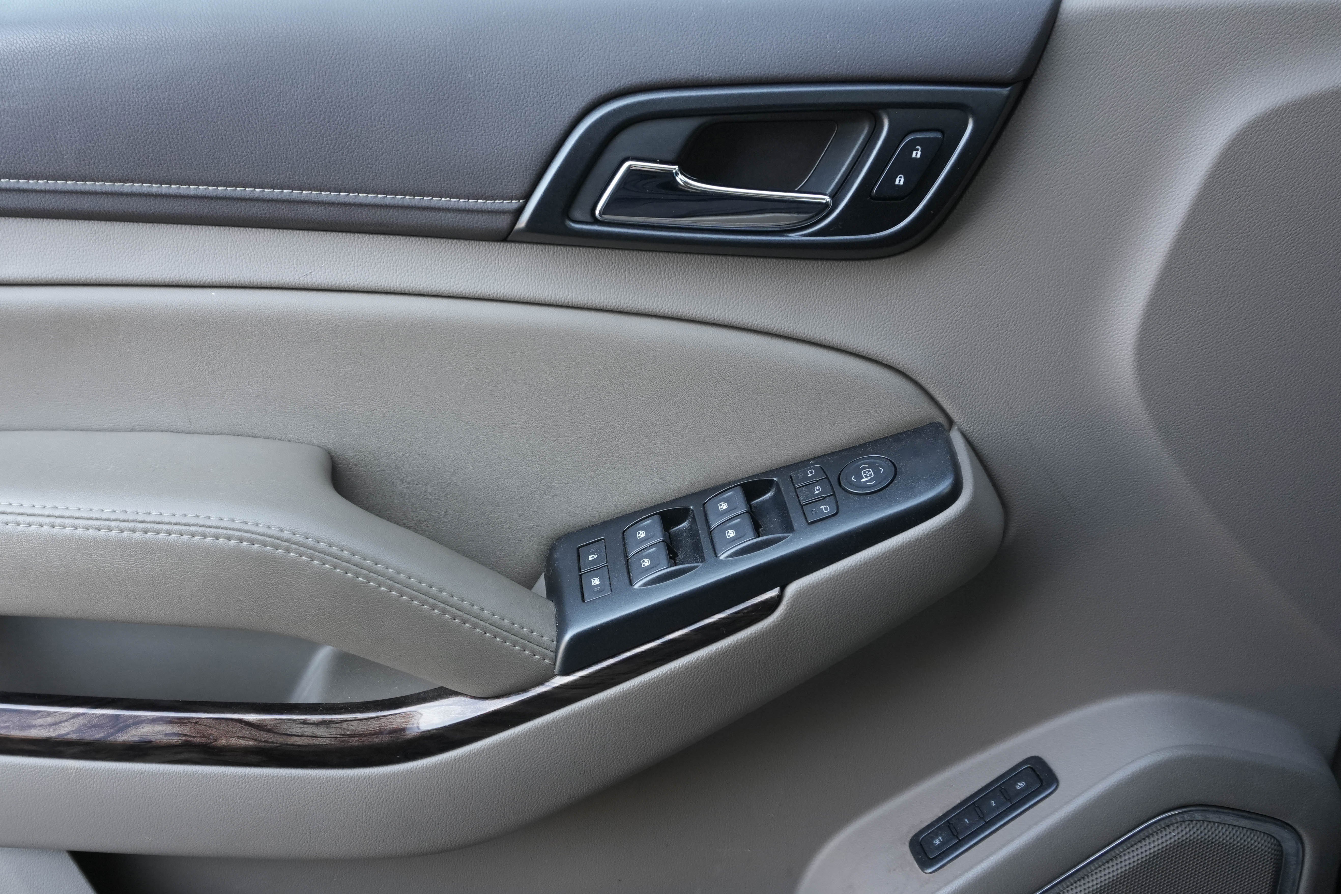 Used 2019 GMC Yukon SLT w/ Graphite Edition image 25