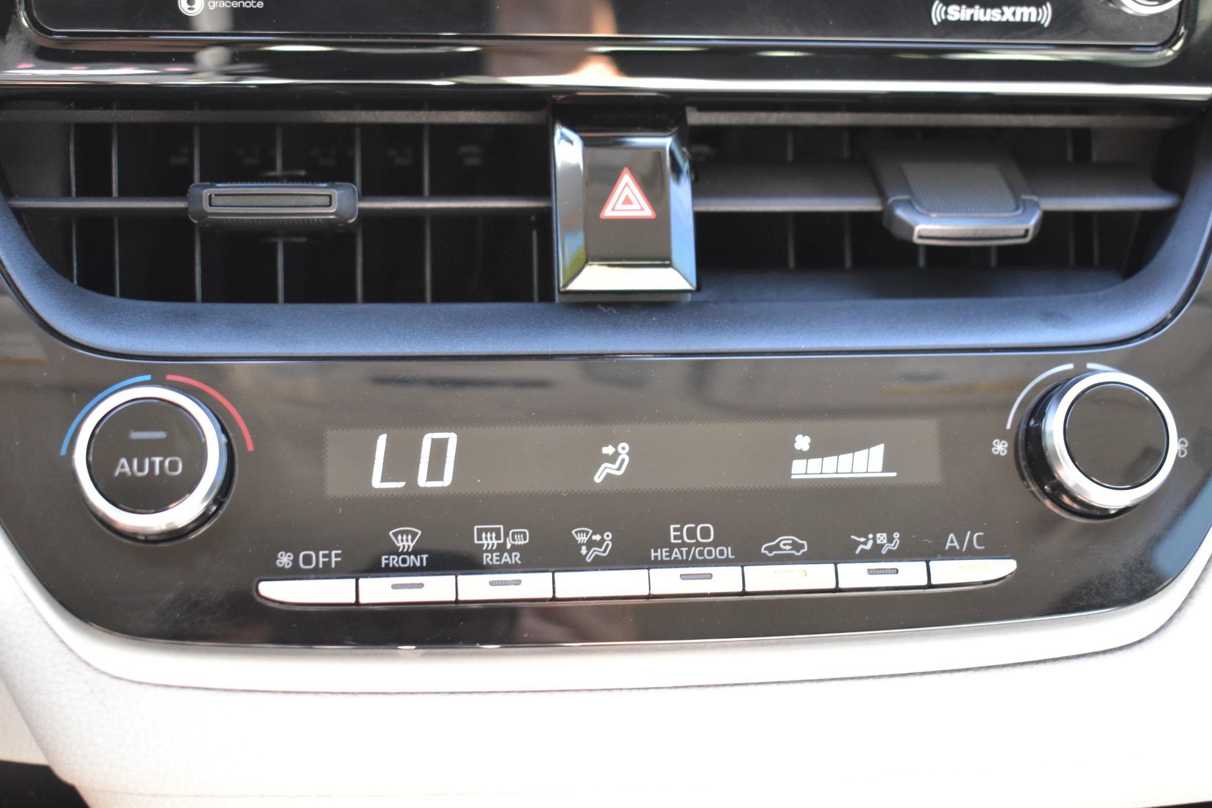 Used 2021 Toyota Corolla LE FWD image 22