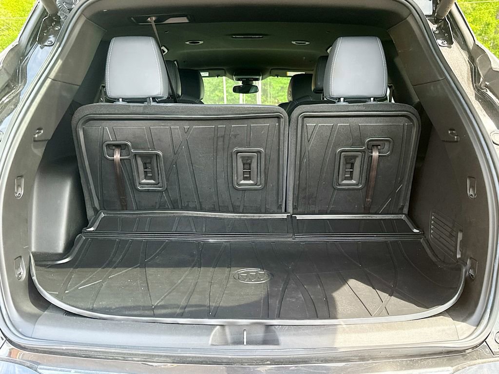 Used 2023 Buick Enclave Essence w/ Sport Touring Edition image 16