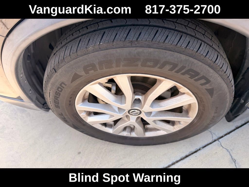 Used 2019 Nissan Rogue SV image 8