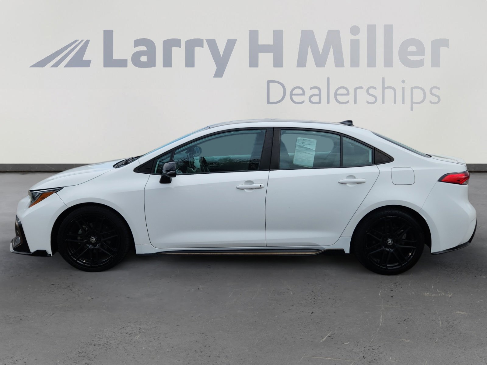 Used 2021 Toyota Corolla SE image 3