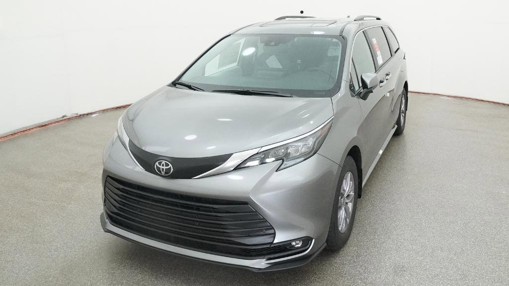 New 2026 Toyota Sienna XLE FWD image 50
