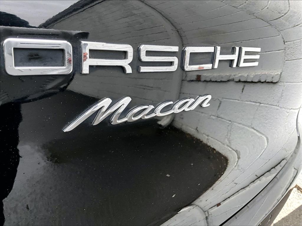 Used 2017 Porsche Macan AWD/4WD image 33