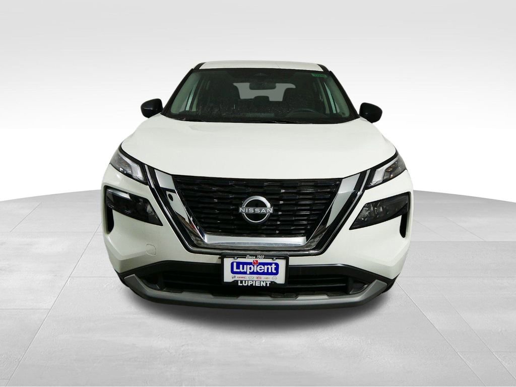 Used 2023 Nissan Rogue S image 3