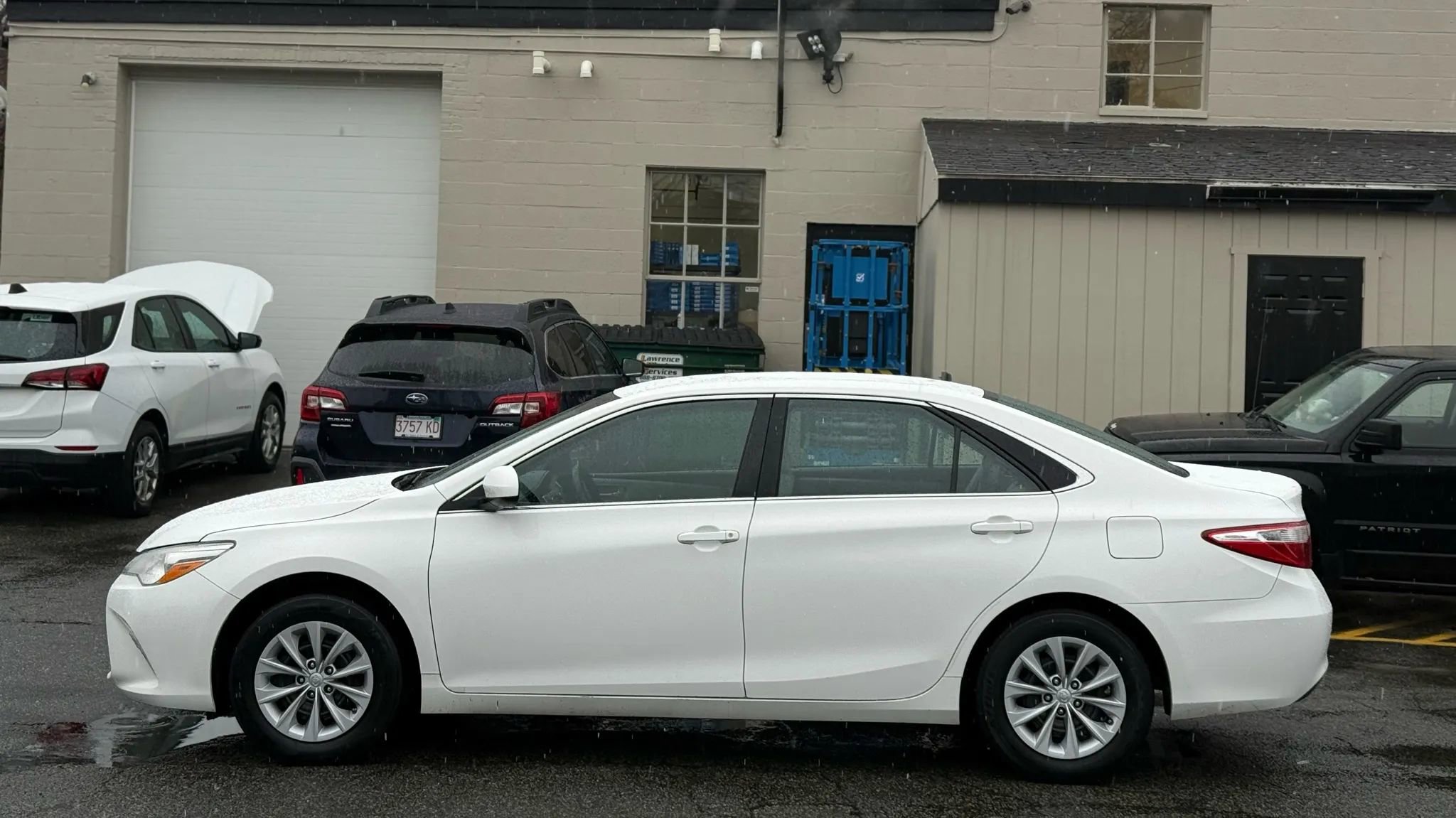 Used 2016 Toyota Camry LE FWD image 9