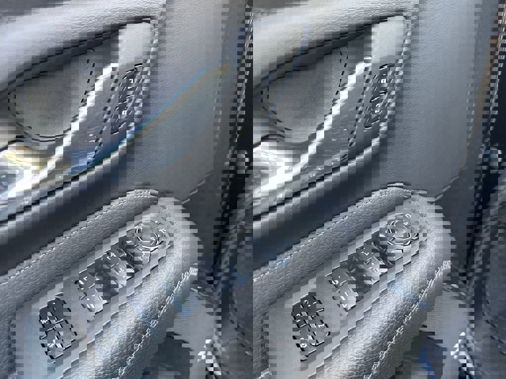 Certified 2023 GMC Yukon XL Denali w/ Denali Reserve Package image 17