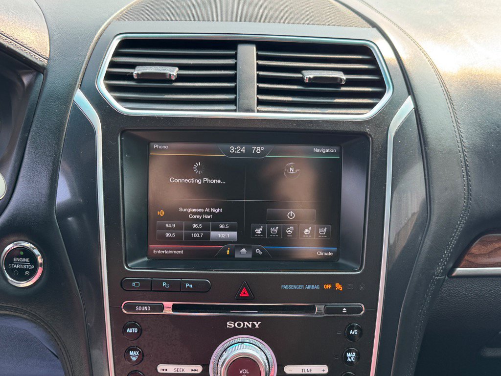 Used 2016 Ford Explorer Platinum AWD/4WD image 26