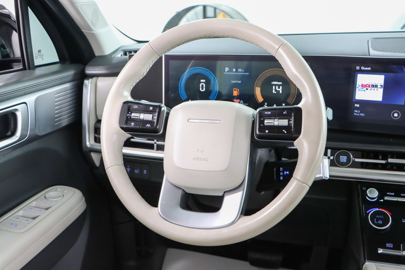 Used 2024 Hyundai Santa Fe SEL FWD image 12