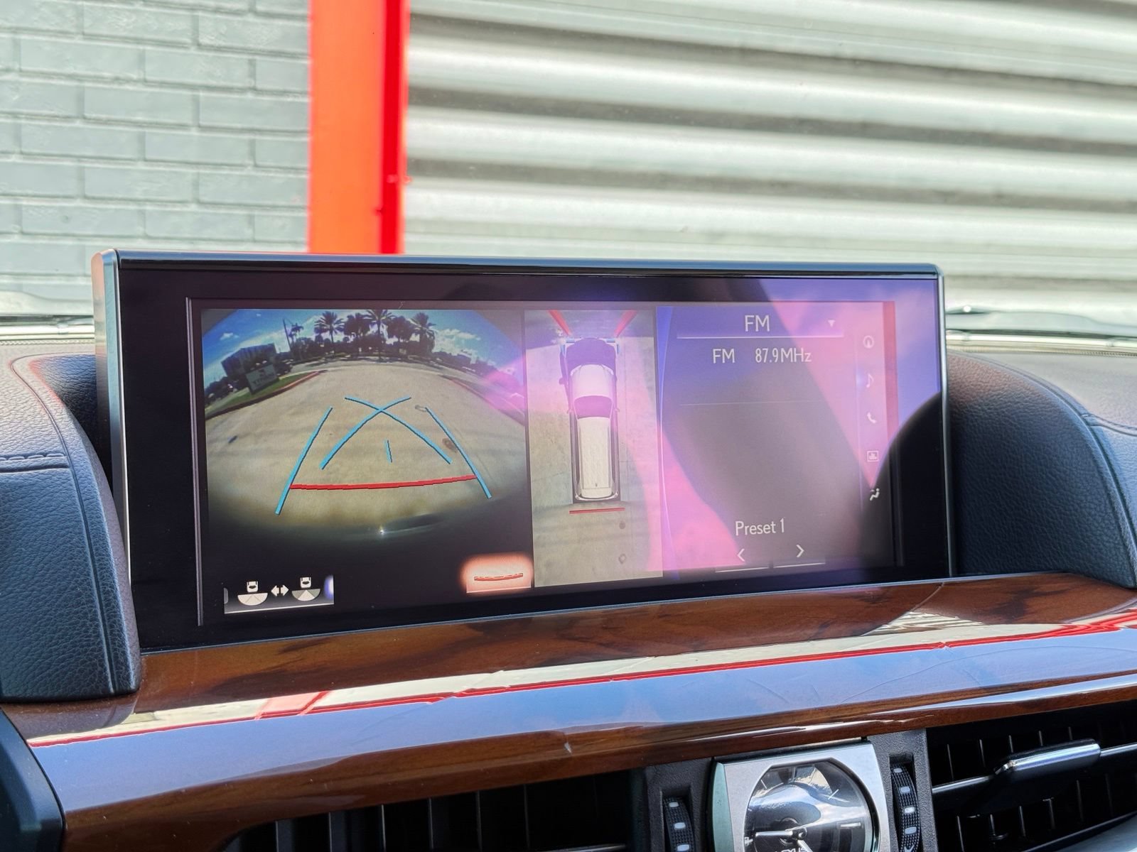 Used 2019 Lexus LX 570 4WD w/ Luxury Package image 47