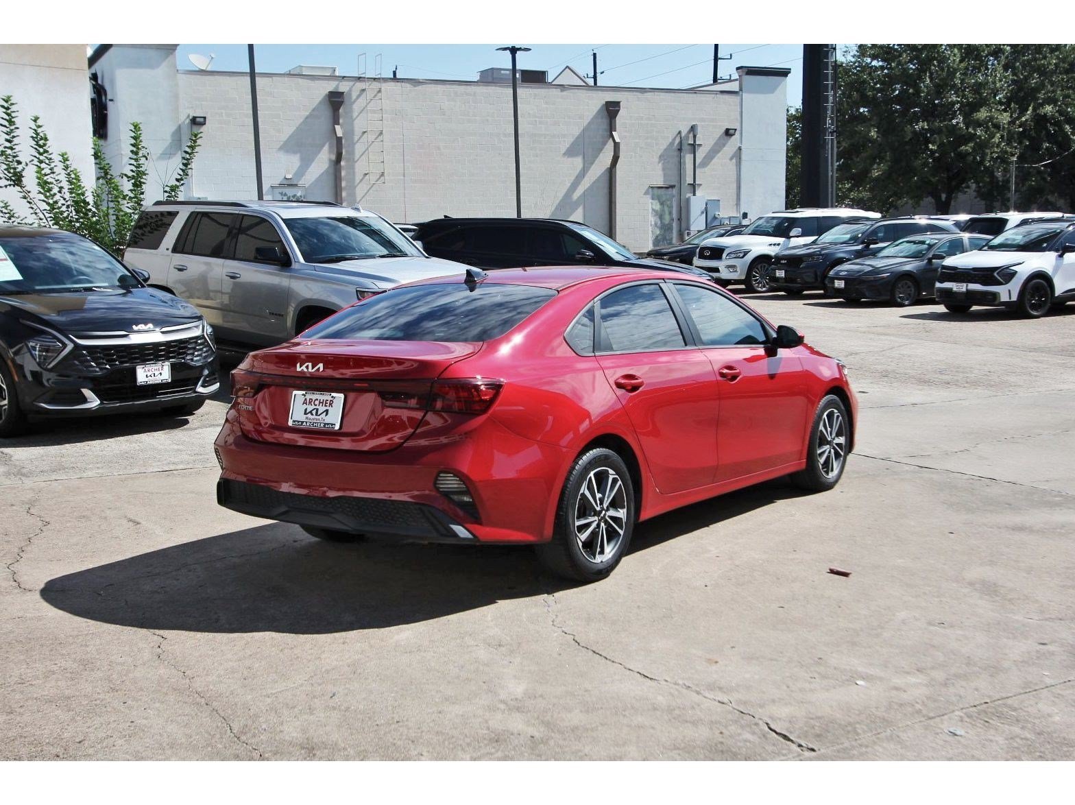 Used 2022 Kia Forte LXS FWD image 7