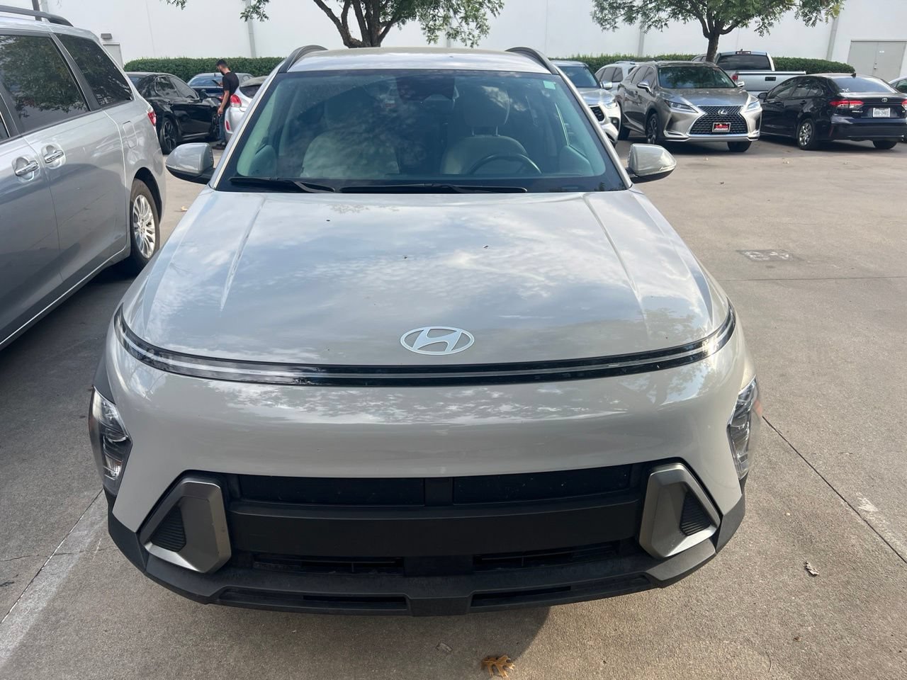 Used 2025 Hyundai Kona SEL FWD image 2