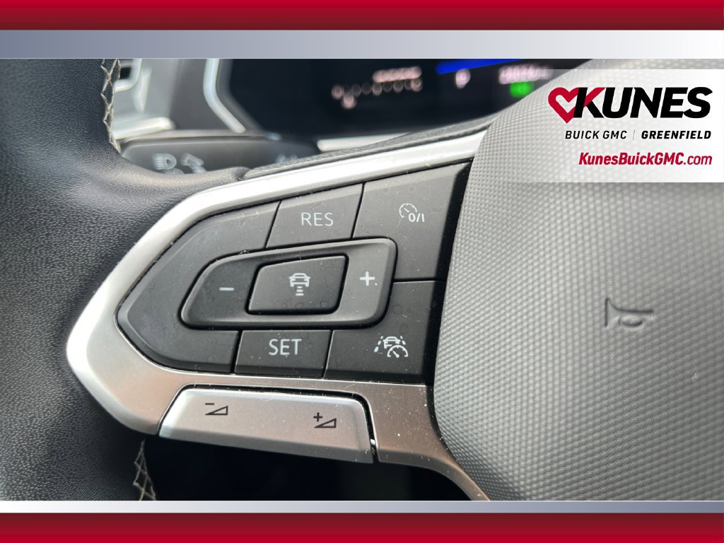 Used 2023 Volkswagen Tiguan SE AWD/4WD image 19