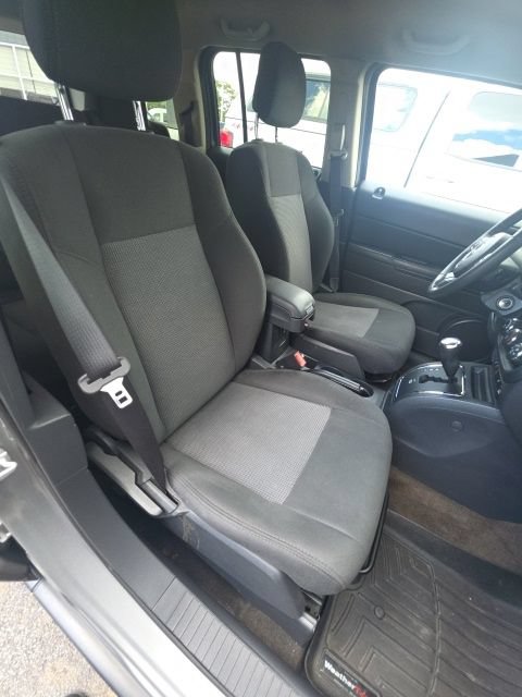 Used 2015 Jeep Patriot Latitude AWD/4WD image 26