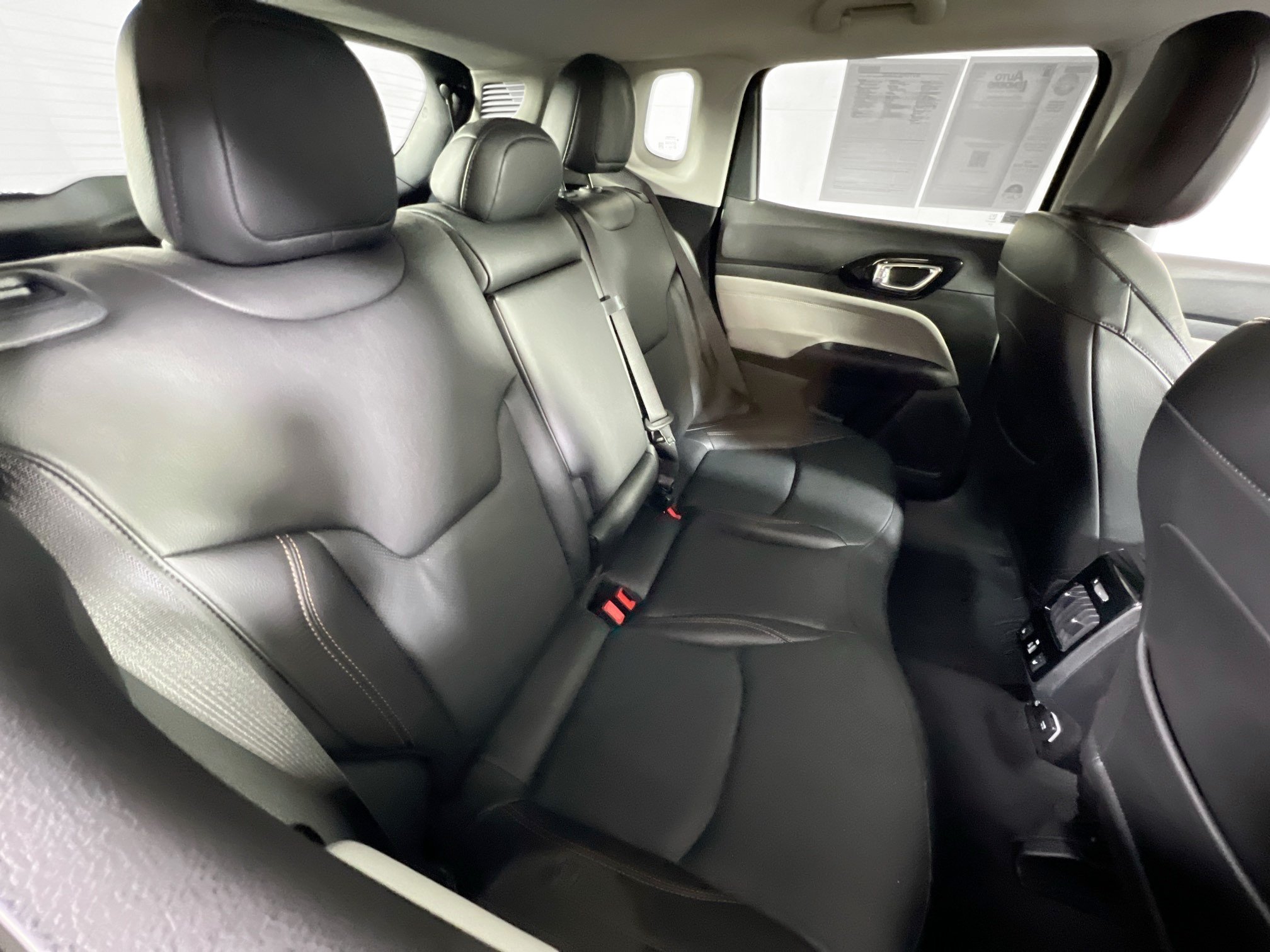 Used 2022 Jeep Compass Limited w/ Elite Group AWD/4WD image 25