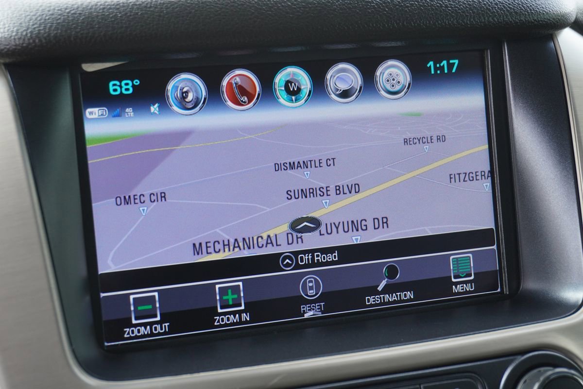 Used 2017 GMC Yukon Denali w/ Open Road Package image 33