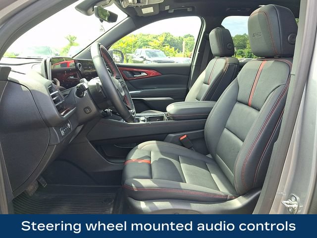Used 2026 Chevrolet Traverse RS AWD/4WD image 2
