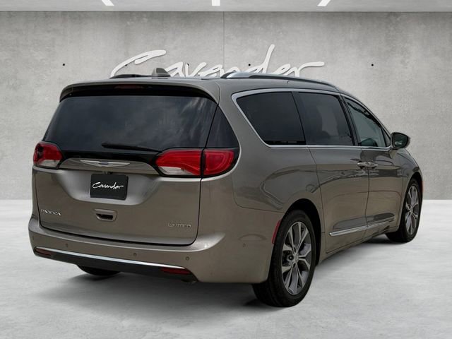 Used 2018 Chrysler Pacifica Limited w/ Tire & Wheel Group FWD image 17