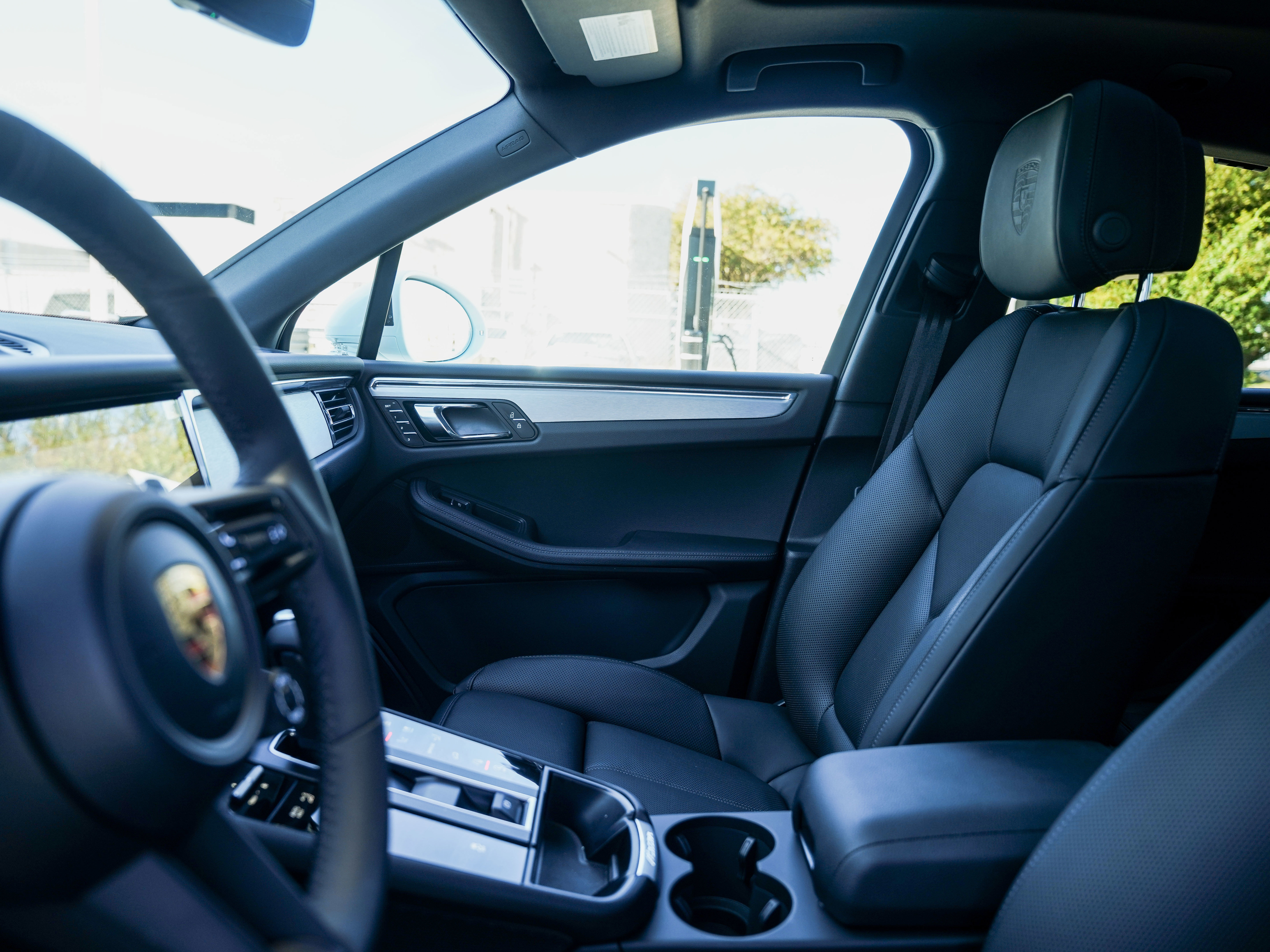 Certified 2026 Porsche Macan AWD/4WD image 23