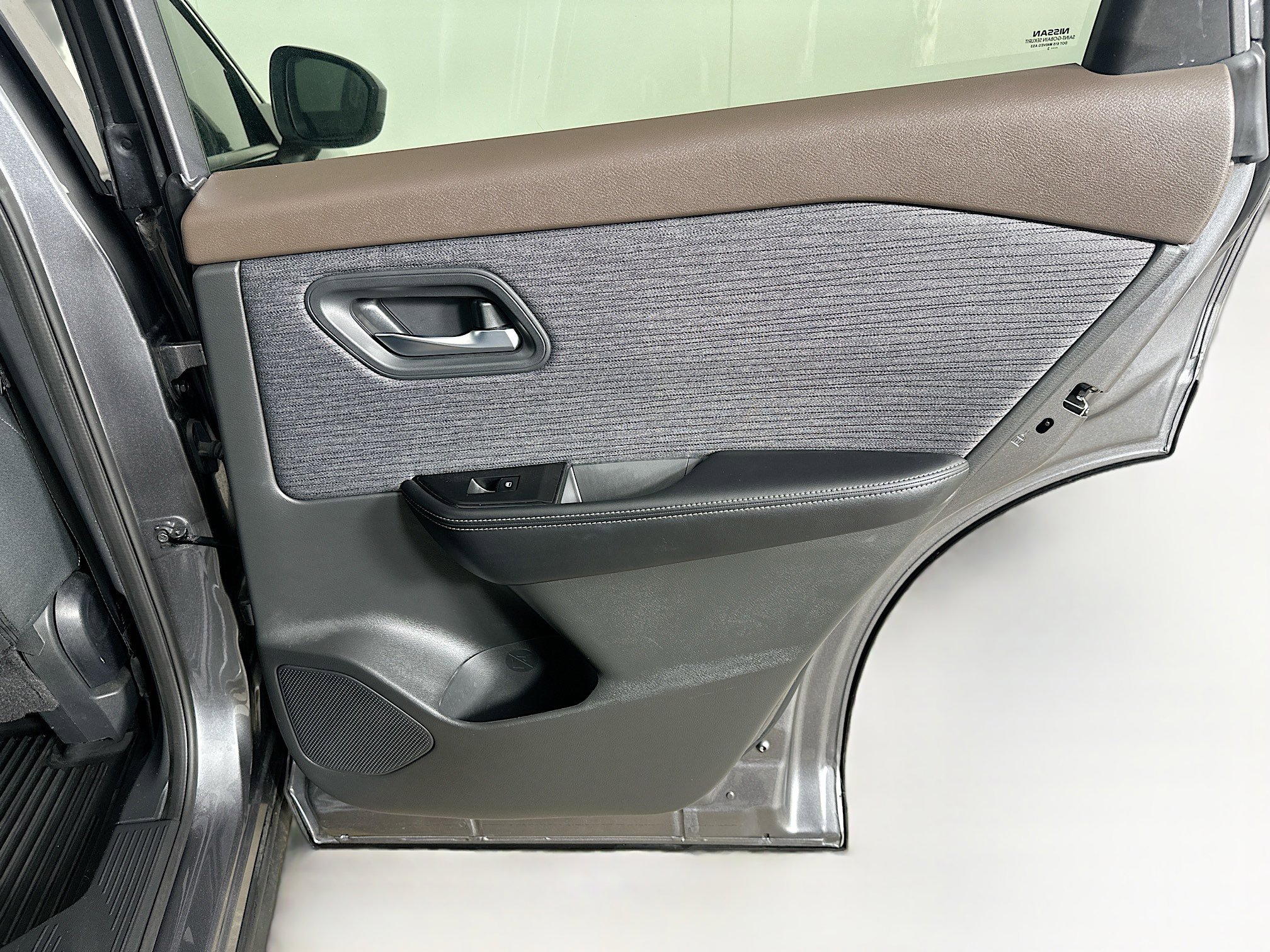 Used 2023 Nissan Rogue SV FWD image 28