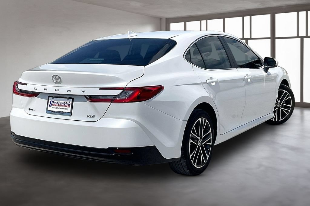 Used 2025 Toyota Camry XLE FWD image 6