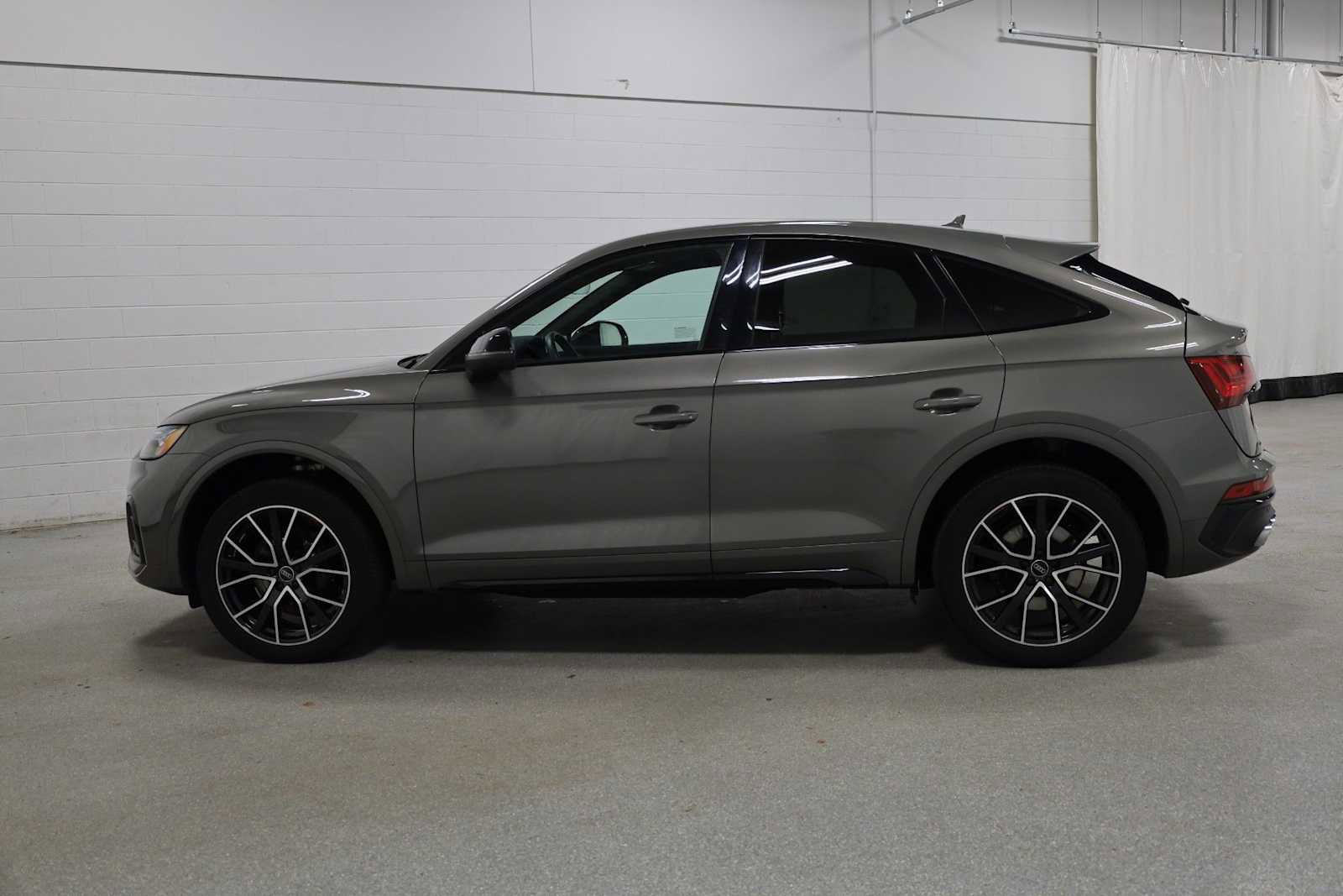 Used 2023 Audi SQ5 Premium Plus w/ Premium Plus Package image 2