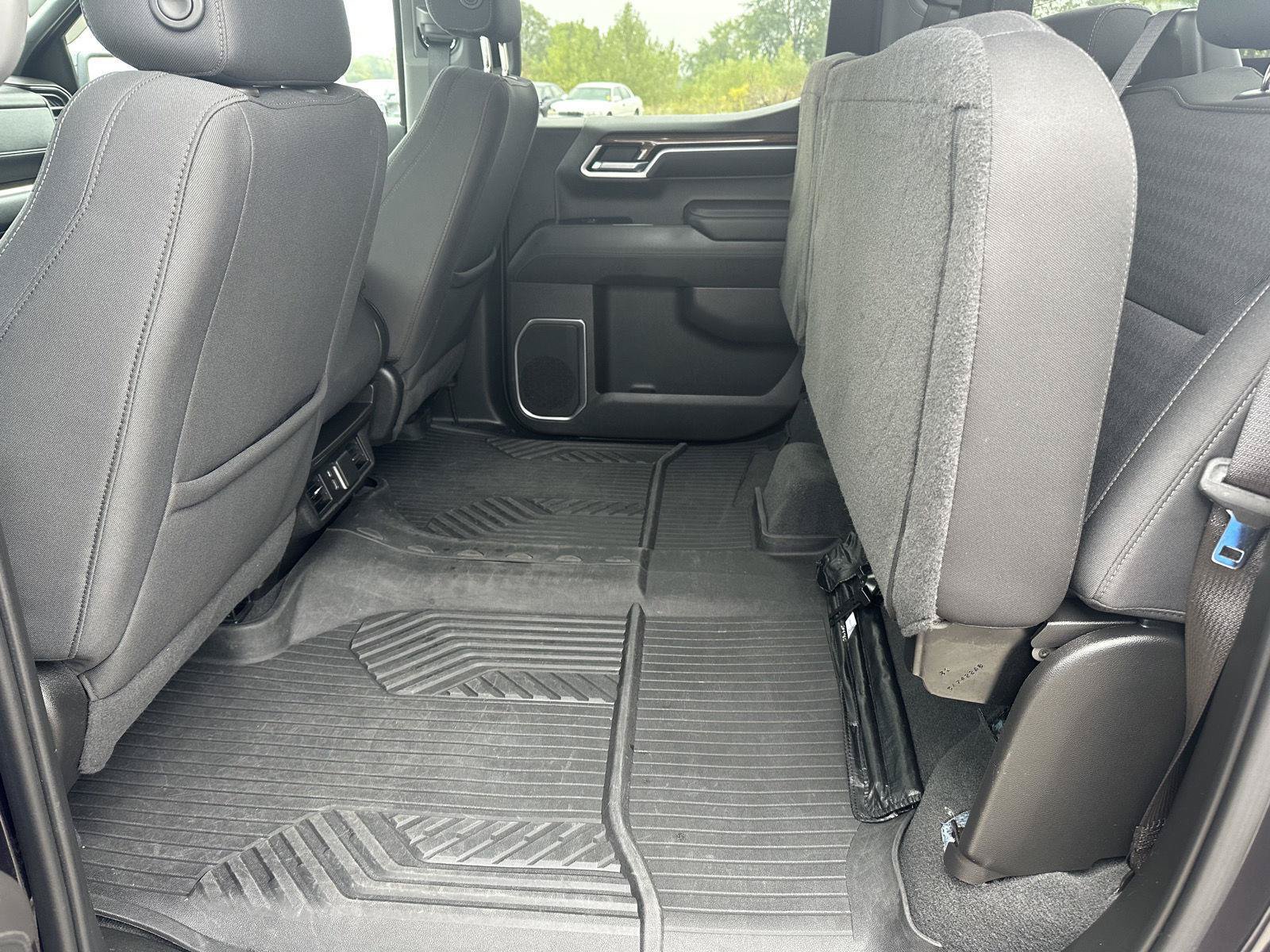 Used 2022 Chevrolet Silverado 1500 RST AWD/4WD image 13