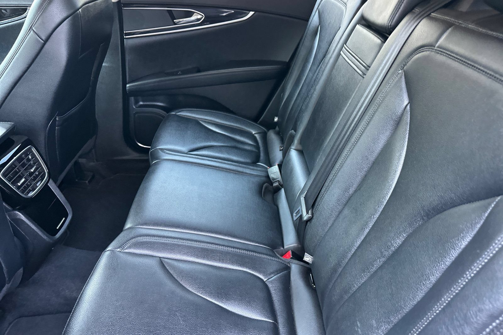 Certified 2022 Lincoln Nautilus FWD w/ Premium Package image 11