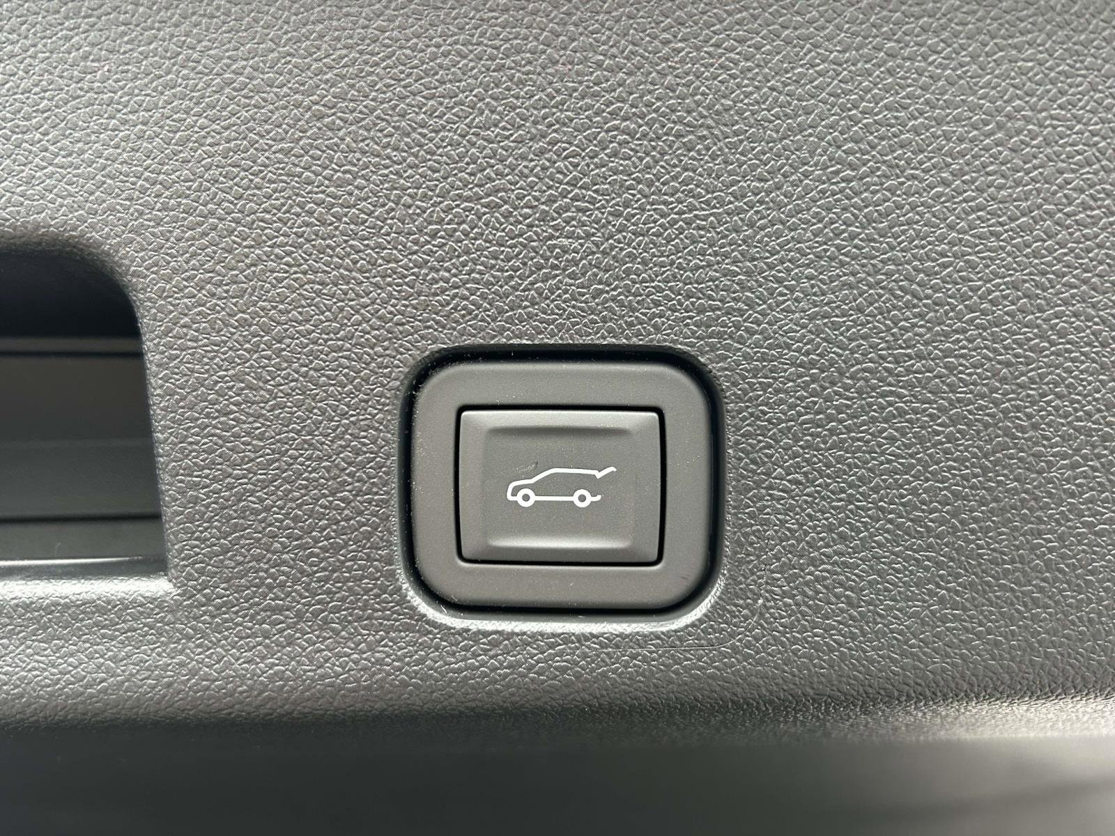 New 2026 Chevrolet Traverse Z71 w/ Enhanced Driving Package AWD/4WD image 18