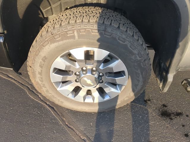 Used 2025 Chevrolet Silverado 2500 Custom w/ Custom Value Package image 29