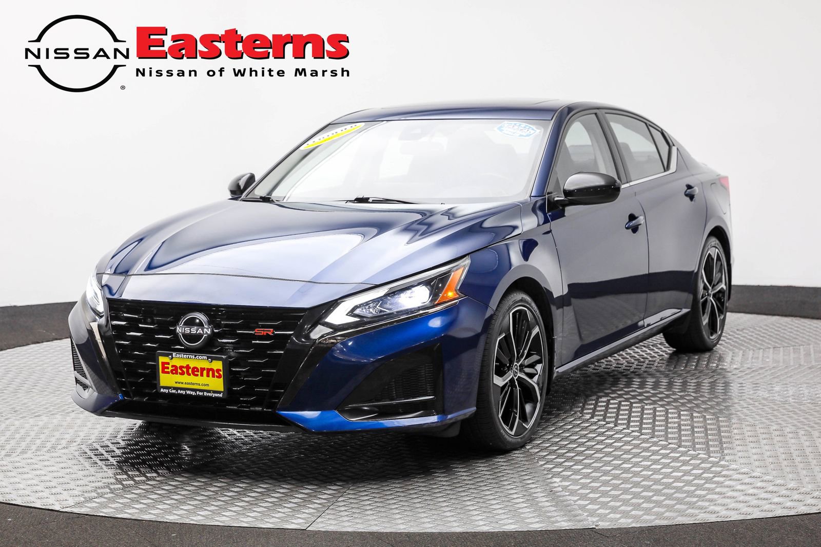 Used 2023 Nissan Altima 2.5 SR w/ SR Premium Package image 1