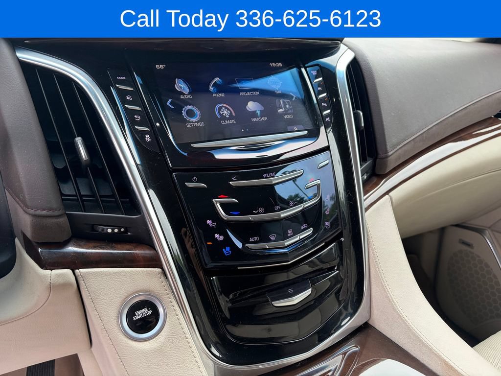 Used 2017 Cadillac Escalade Premium Luxury AWD/4WD image 17