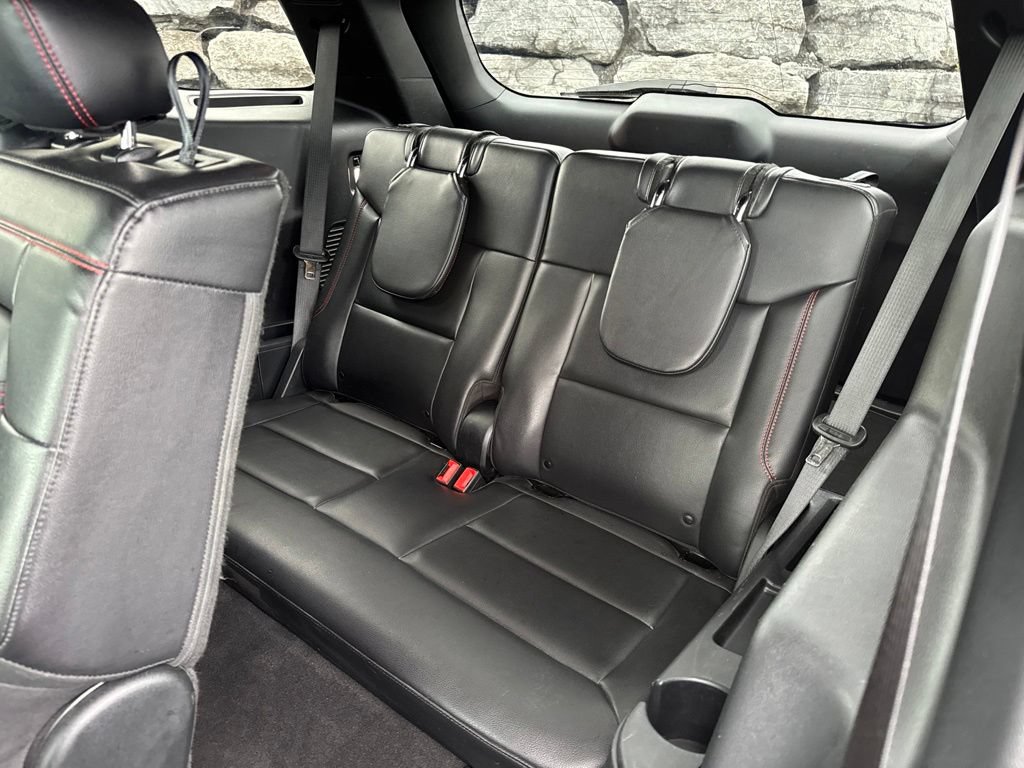 Used 2023 Ford Explorer ST-Line AWD/4WD image 17