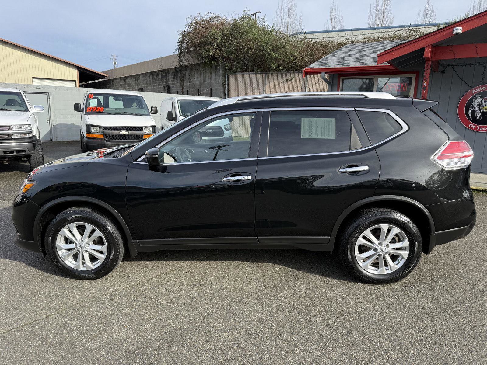 Used 2016 Nissan Rogue SV image 10