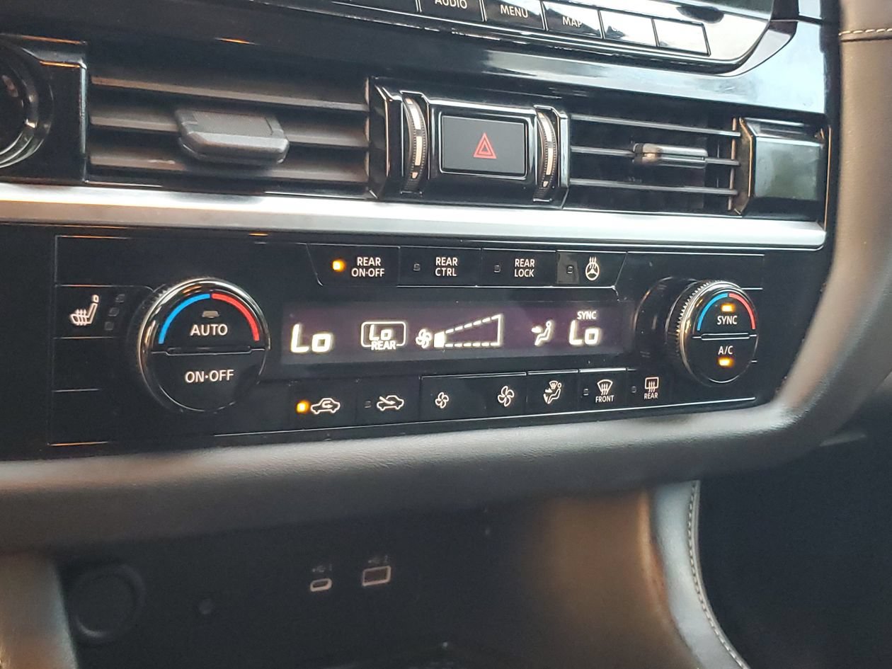 Used 2025 Nissan Pathfinder SL FWD image 22
