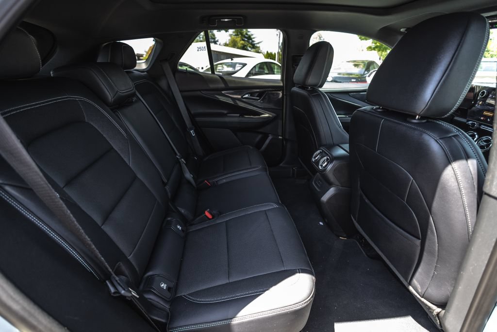 Used 2025 Chevrolet Blazer EV LT AWD/4WD image 30
