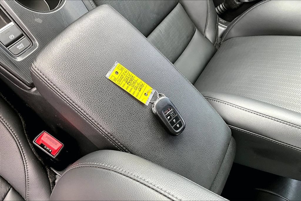 Used 2024 Honda Civic EX-L image 10