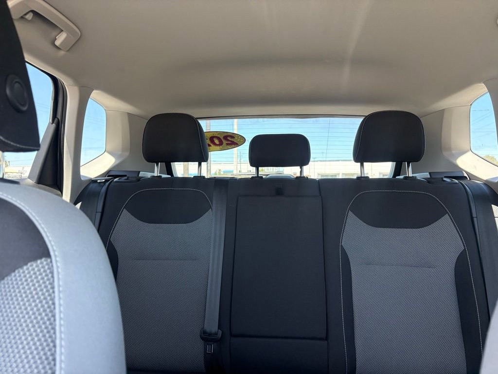 Used 2022 Volkswagen Taos S image 28