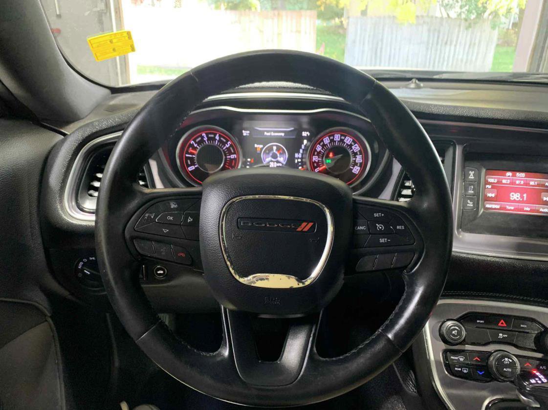 Used 2016 Dodge Challenger SXT image 14