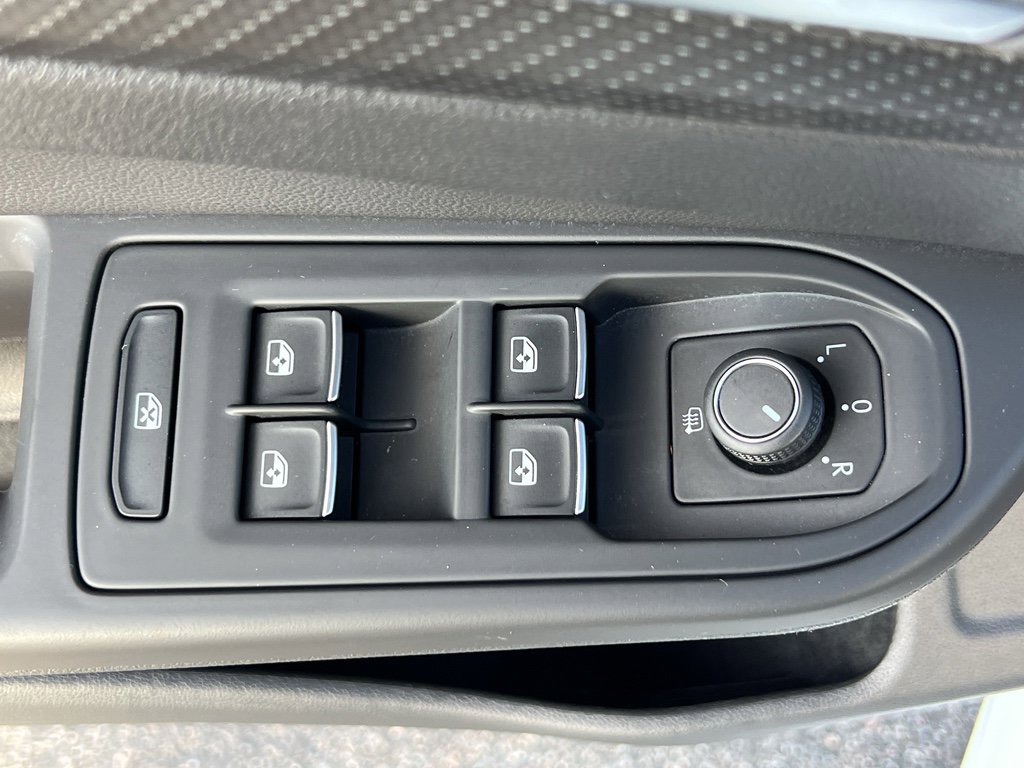 Used 2023 Volkswagen Golf R image 12