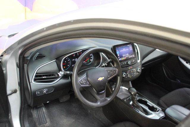 Used 2021 Chevrolet Malibu LT FWD image 14
