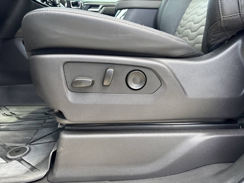 Used 2025 Chevrolet Silverado 1500 ZR2 w/ Technology Package AWD/4WD image 56