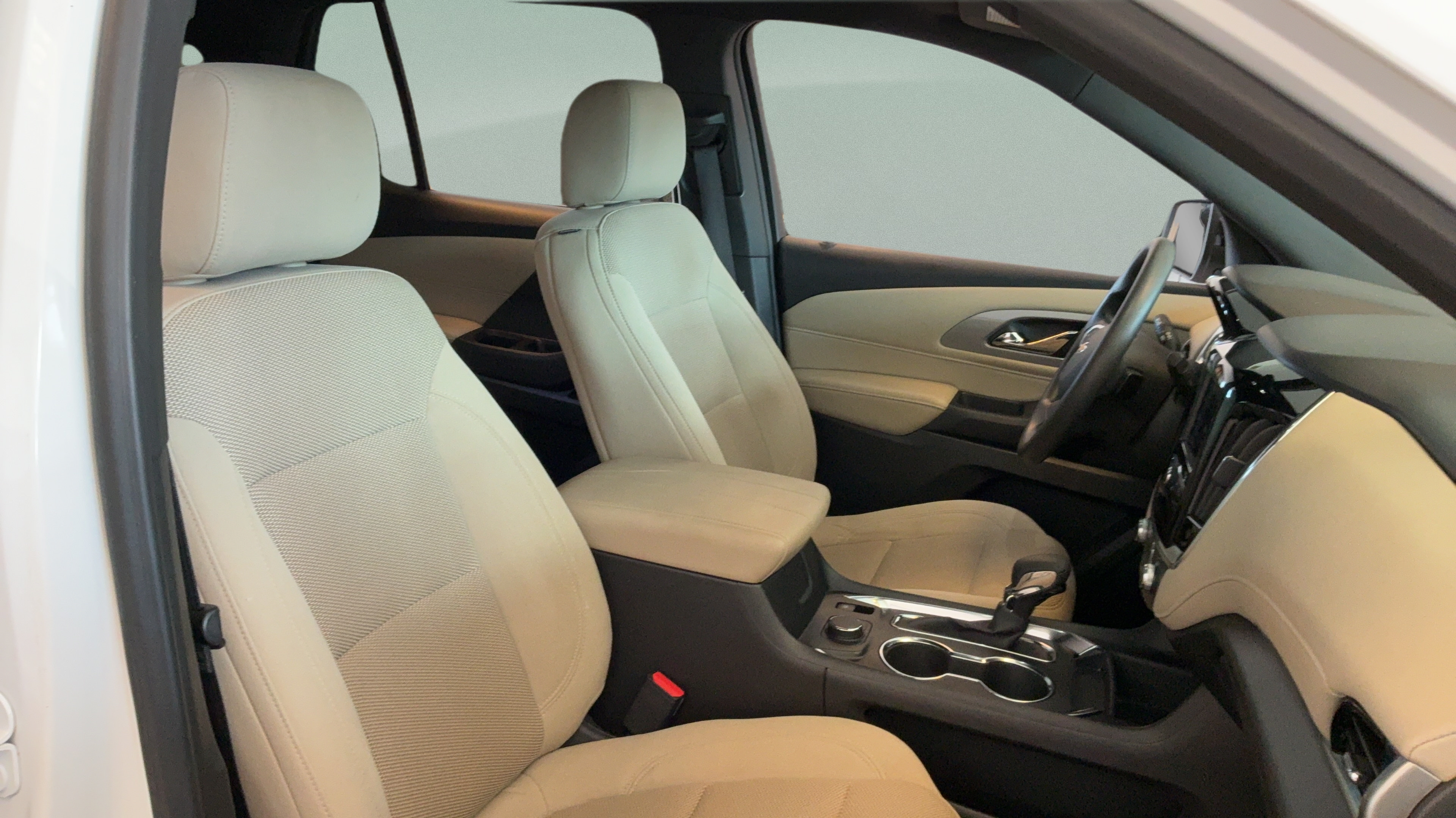 Used 2022 Chevrolet Traverse LS FWD image 37