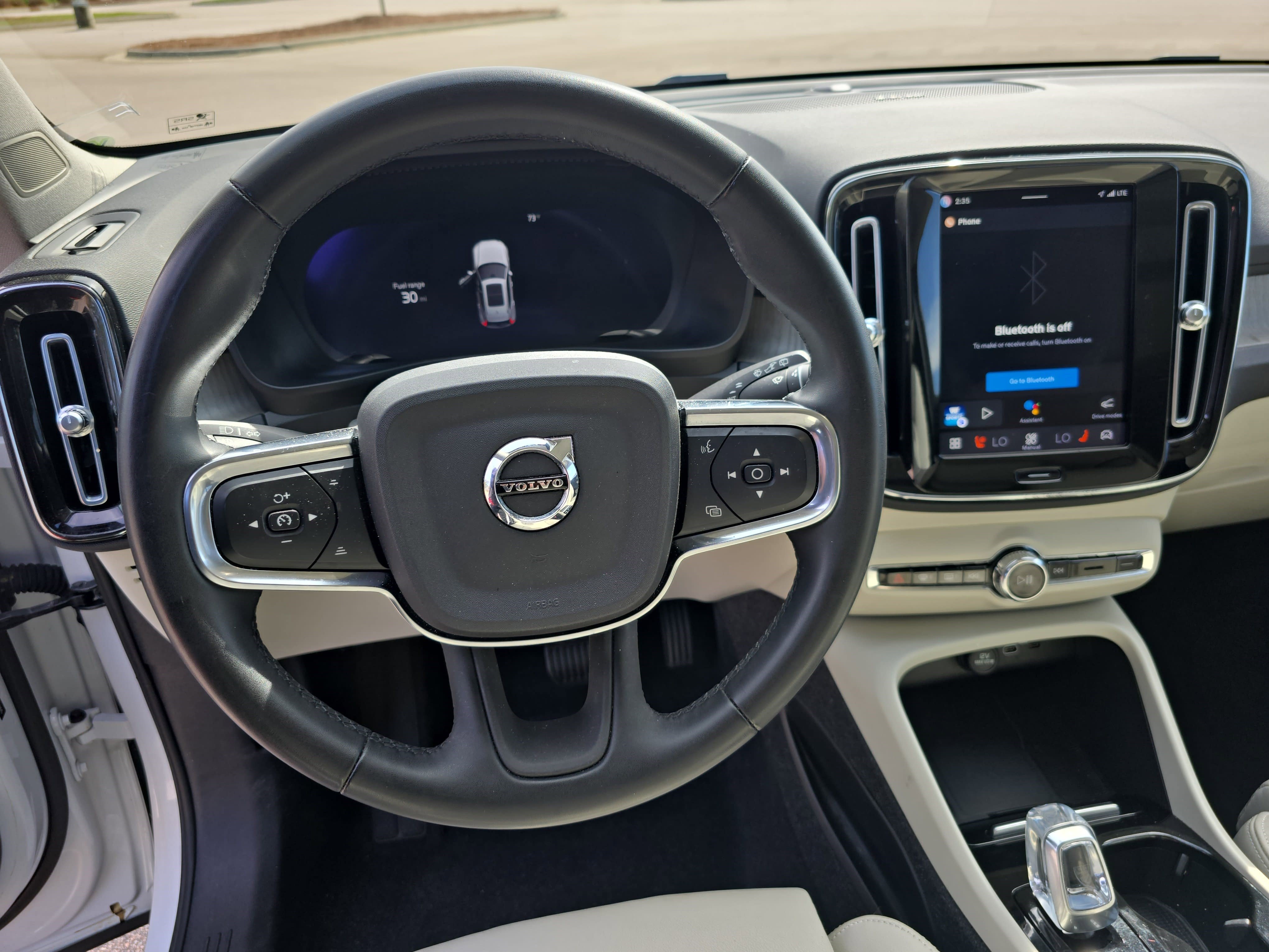 Used 2023 Volvo XC40 B4 Plus w/ Driver Assist Package image 17