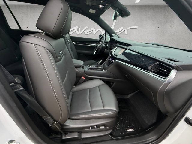 Certified 2025 Cadillac XT6 Premium Luxury w/ Technology Package FWD image 21